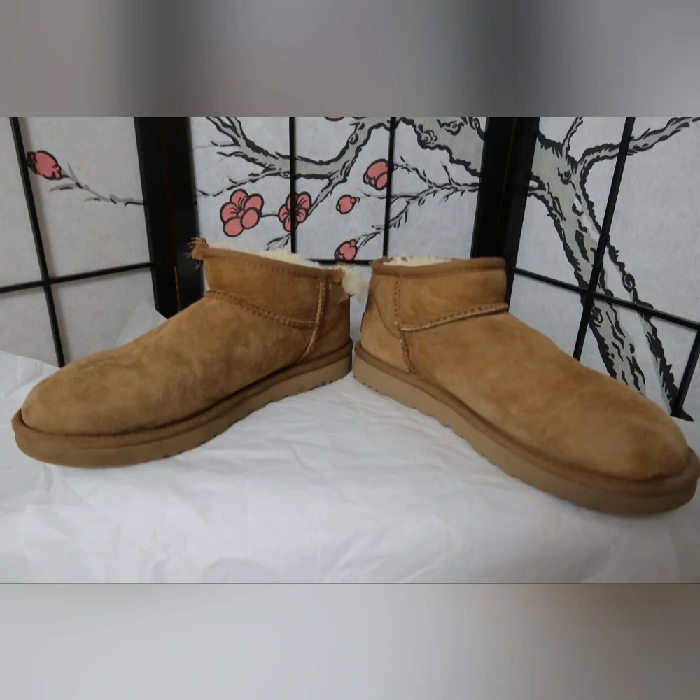 UGG Men's Chestnut Suede Slip-On Boots Size 8